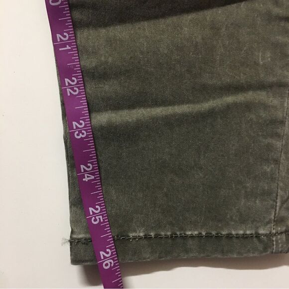 BDG Olive Green Mid-Rise Slim Fit Cargo Pants Size 26 NWT - Picture 12 of 12
